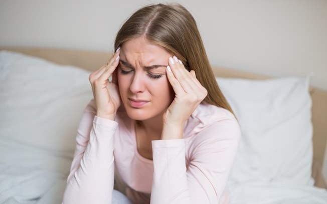 11 sinais de que sua dor de cabeça é enxaqueca e como tratar