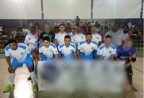 Cinco jogadores de futsal mortos em acidente são velados em ginásio
