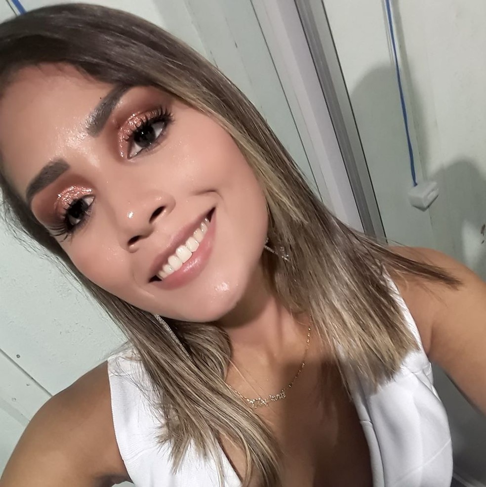 Ex-namorado mata professora queimada dentro de carro em parque de exposição em MT
