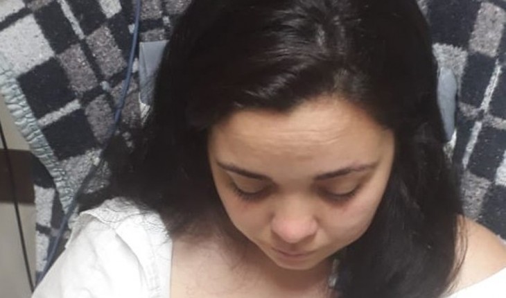 Mulher sofre parada cardiorrespiratória após realizar escova progressiva no cabelo: ‘Não aguentava de dor’