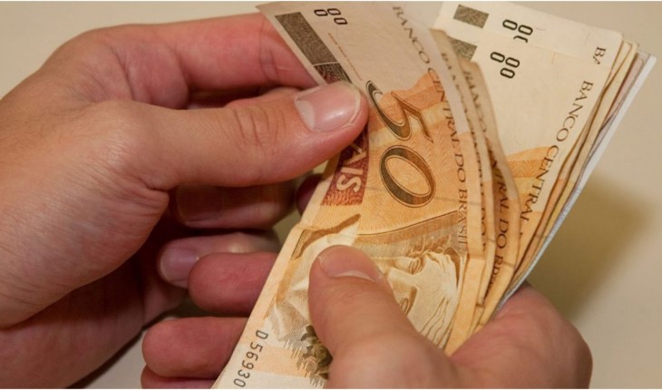Quem terá direito ao vale de R$ 200 e como pedir? Descubra tudo o que se sabe a respeito