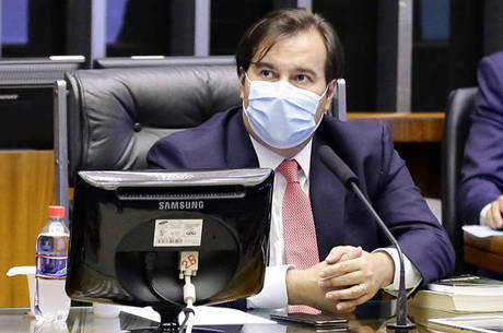 Rodrigo Maia defende prorrogação de auxílio emergencial de R$ 600 'por dois ou três meses'