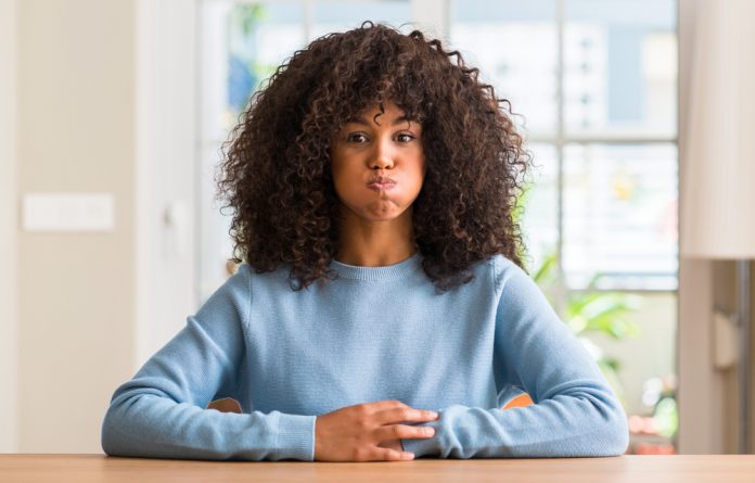 Arrotar muito pode ser algum problema de saúde? Descubra