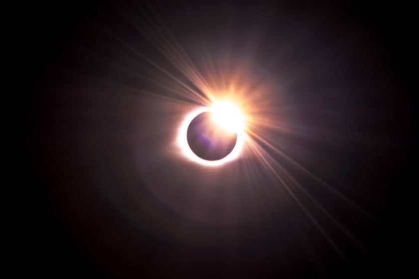 Eclipse solar: saiba horário, onde e como observar o fenômeno raro deste sábado