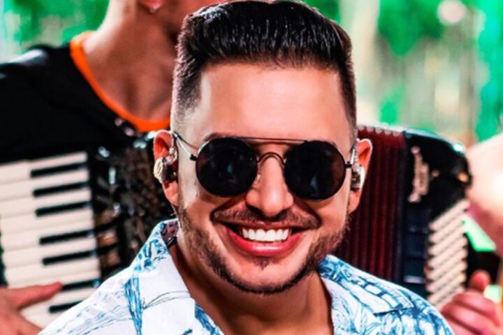 Morre o cantor Kleber, da dupla com Kaue, vítima de Covid-19 aos 37 anos