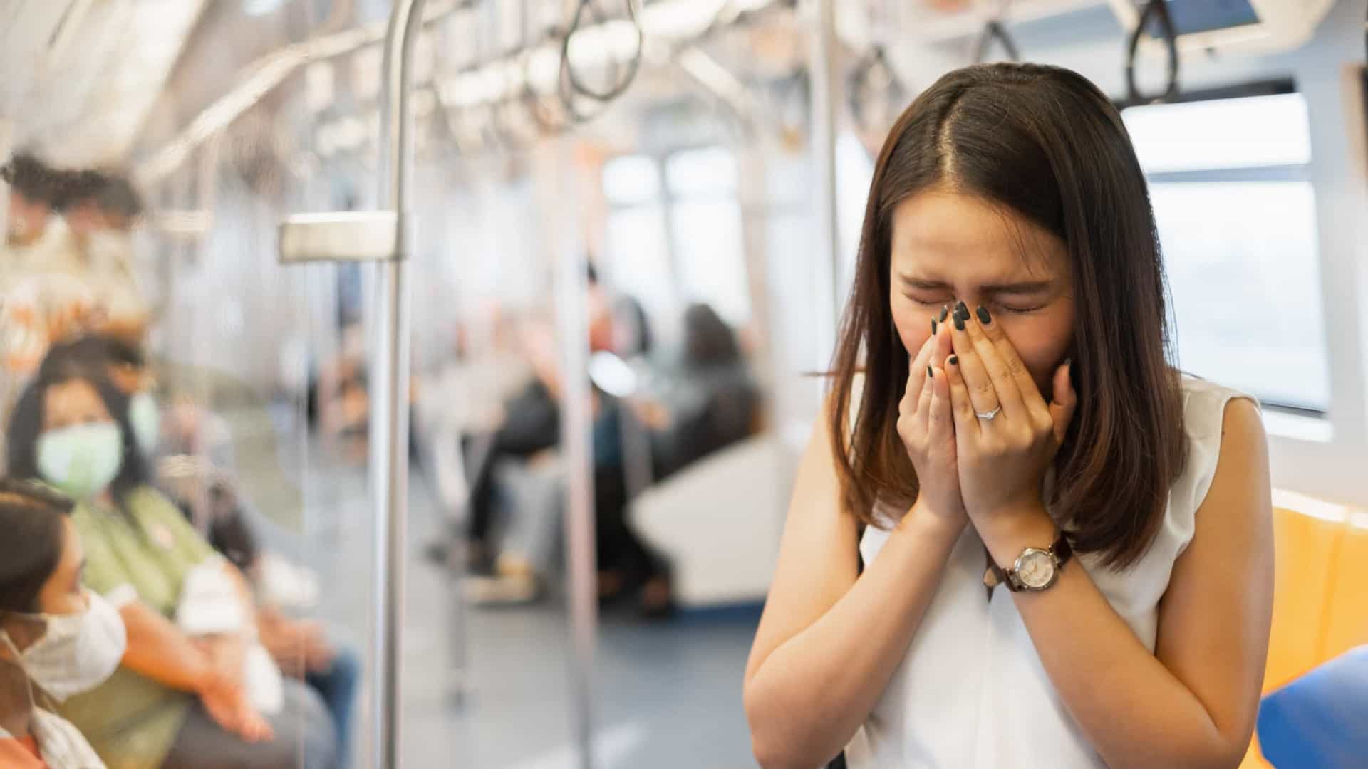 Pessoas vacinadas que contraem Covid-19 reportam estes quatro sintomas