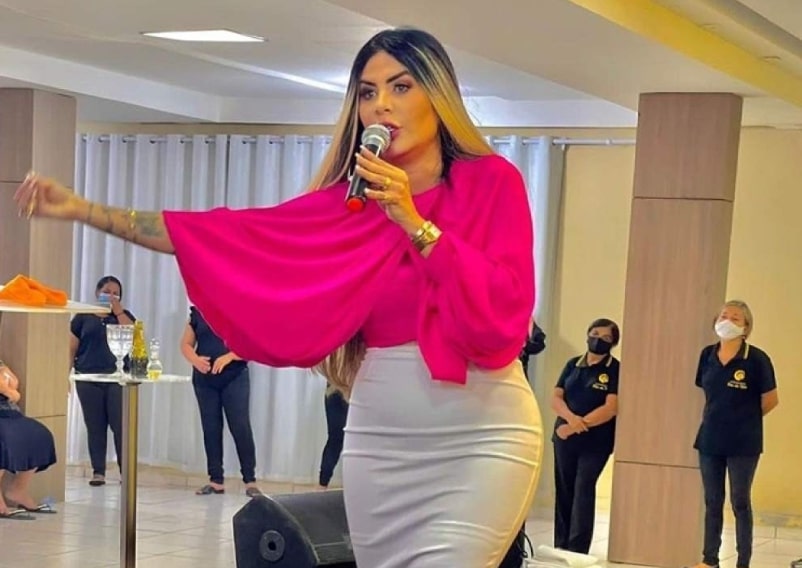 Saiba quem é a pastora da Paraíba que ostenta vida de luxo e pede PIX em troca de orações