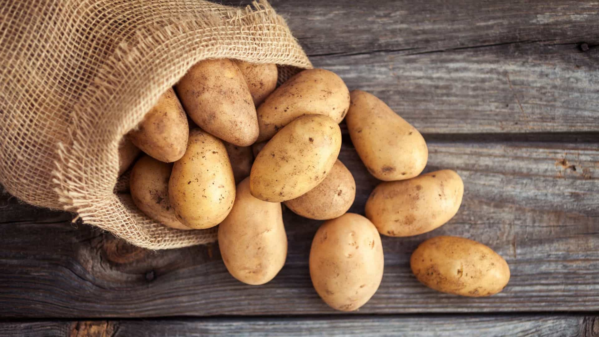 Saúde de ferro! Frutas e vegetais que você descasca mas não deveria