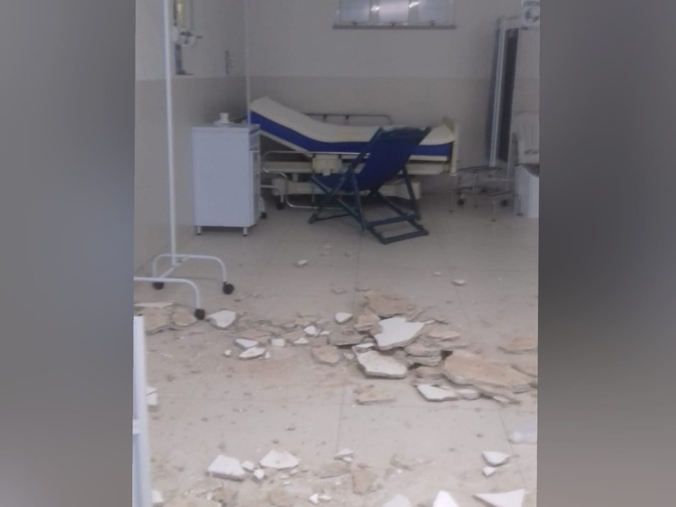 Teto de hospital desaba e mata paciente idosa internada no Ceará